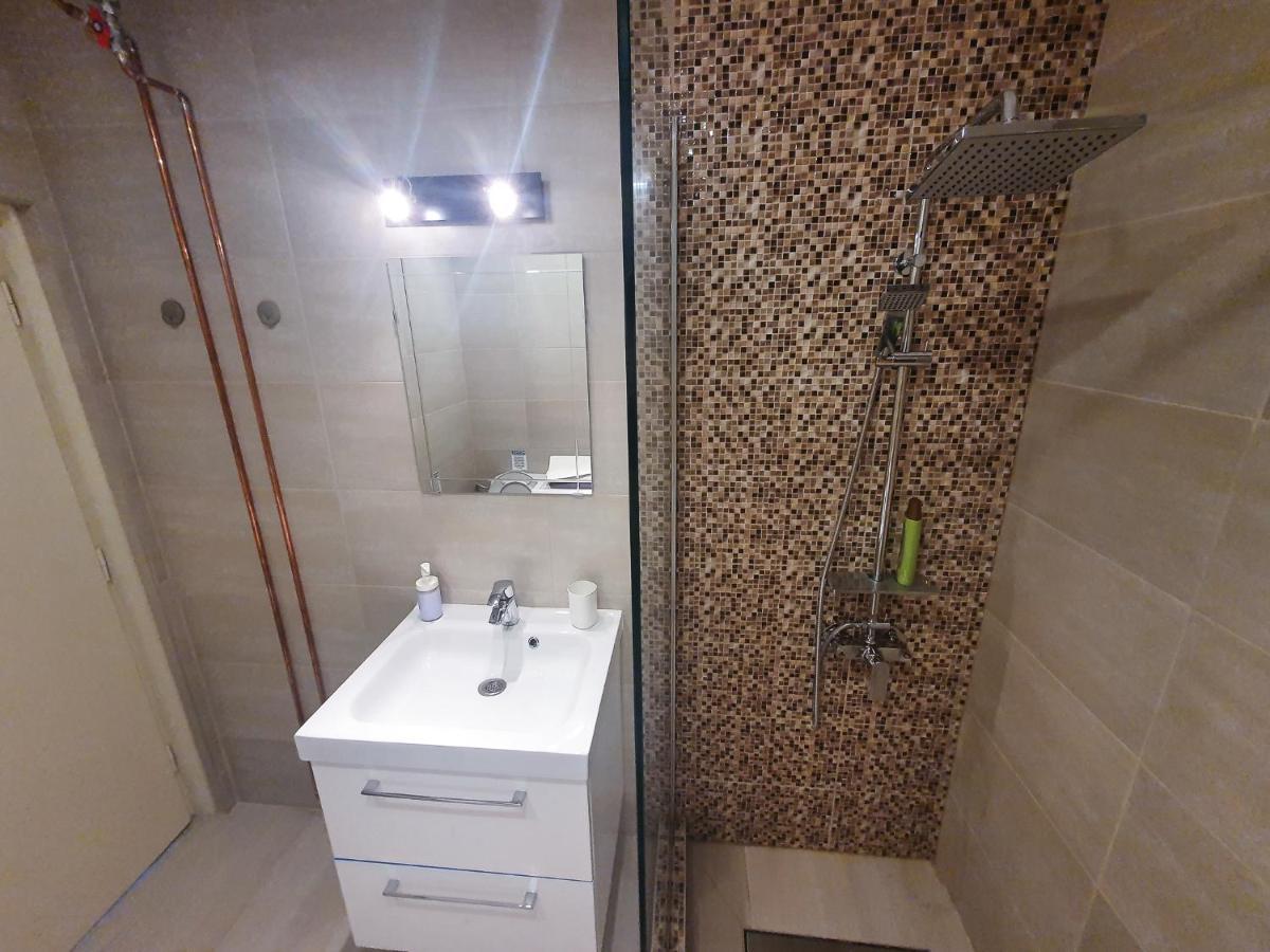 Charming Studio With City View Bucureşti Ngoại thất bức ảnh
